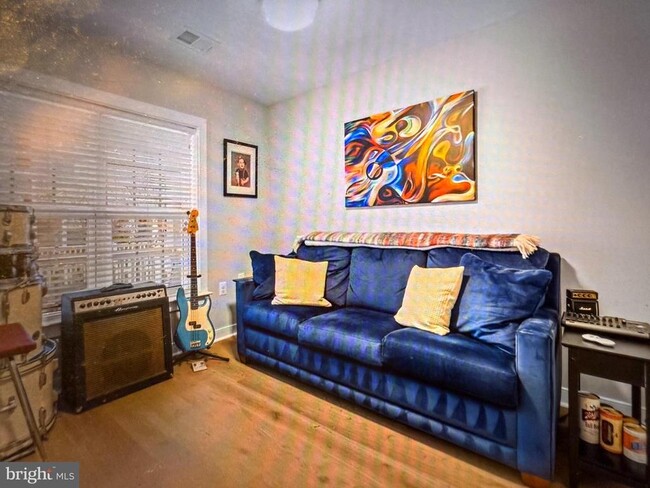 Building Photo - 303 Davage Ln