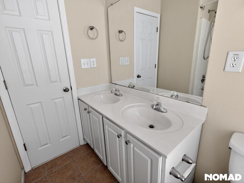 Building Photo - 1118 Westchase Cove SW