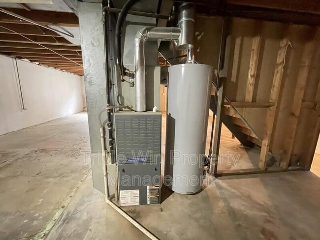 Building Photo - 2733 Tiara Dr