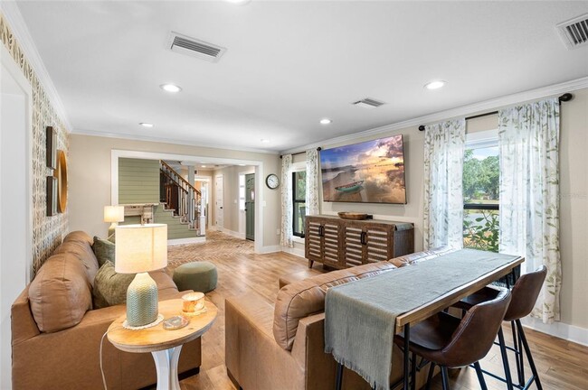 Building Photo - 6618 Country Club Rd