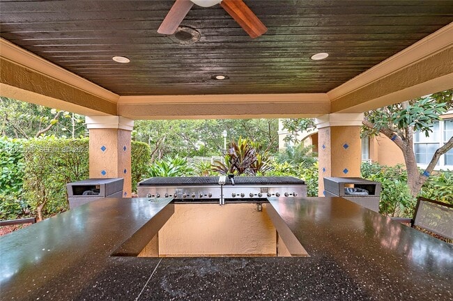 Building Photo - 19555 E Country Club Dr