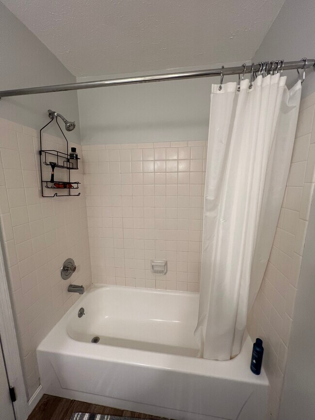 Building Photo - 10767 Fallsington Ct