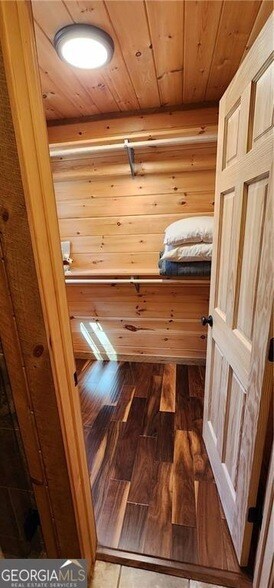 Building Photo - 101 Hothouse Dr