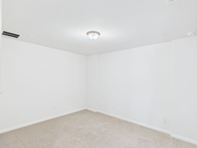 Building Photo - Santa Rita  Beauty