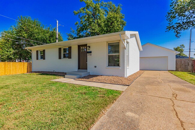 Primary Photo - 1719 Crystal Ct