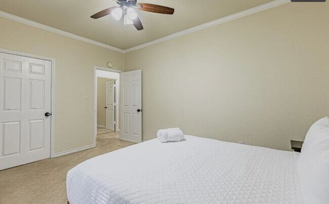 Building Photo - Executive Home for Rent 7 Acres with Resort Style Amenities