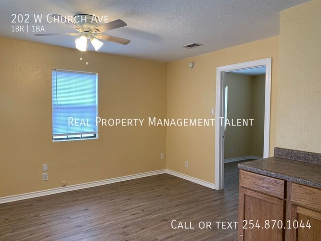 Building Photo - 1 Bedroom, 1 Bathroom Duplex in Killeen, TX