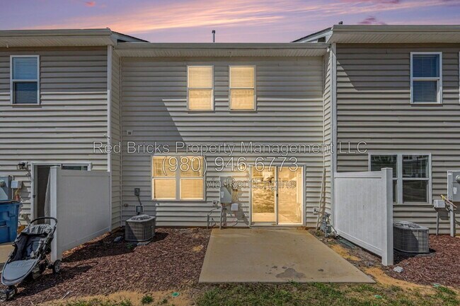Building Photo - 3914 Townes Blvd