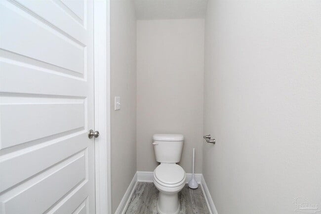 Building Photo - 310 S F St