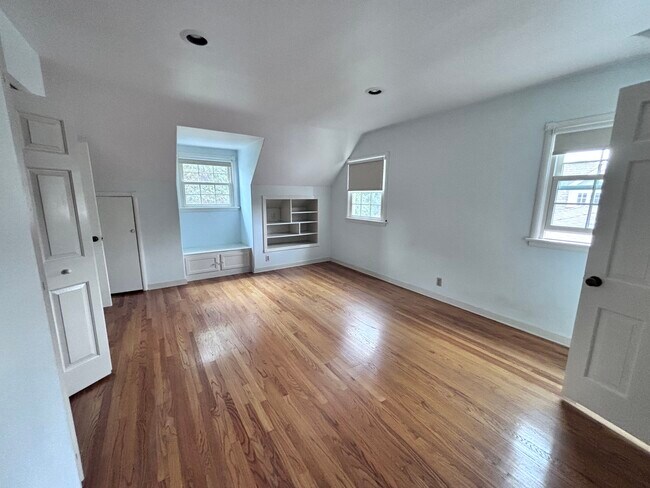 Building Photo - 1705 West Dr