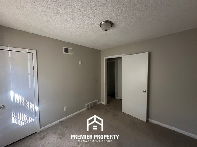 Building Photo - 5166 Rolling Fields Dr