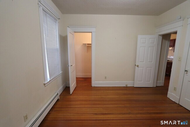 Building Photo - 814 Orange St