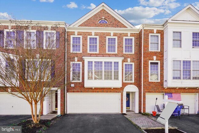 Building Photo - 26101 Nimbleton Square