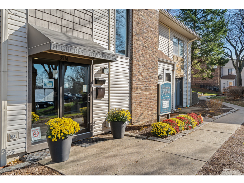 The Townhomes at Highcrest 3296 83rd St Woodridge IL 60517