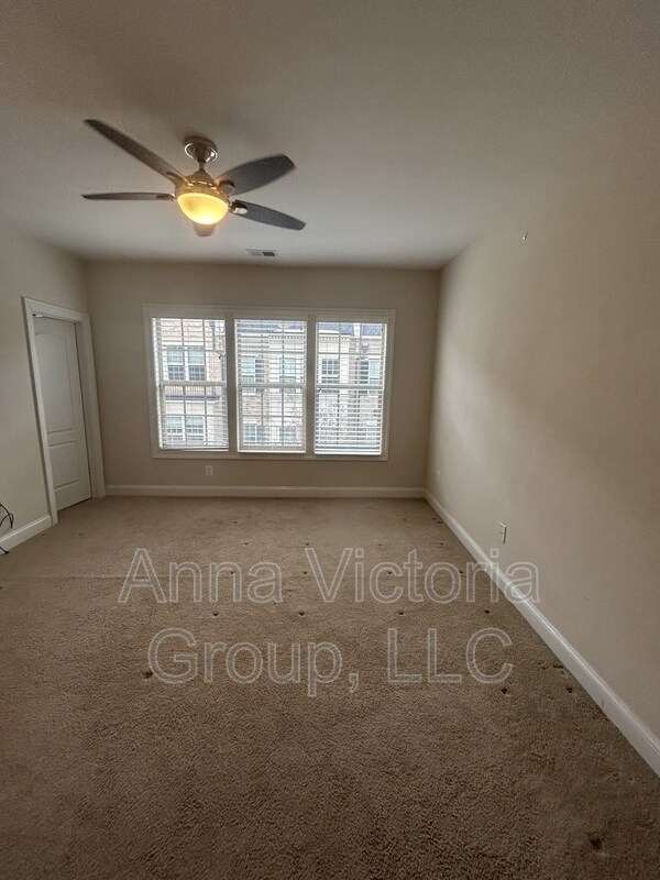 Building Photo - 617 Sprintsail Way