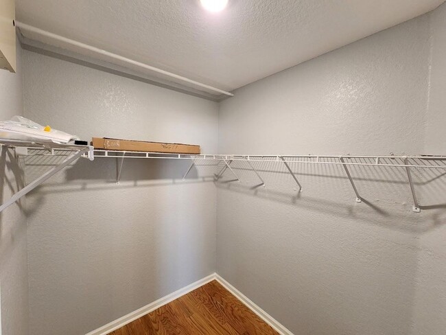 Building Photo - 7511 Bay Prt Rd