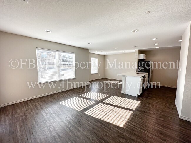 Building Photo - Hidden Creek Townhomes, Unit 311 - $500 OFF at Move-in!! Gorgeous 2 Bedroom, 2 Bathroom Townhome ...