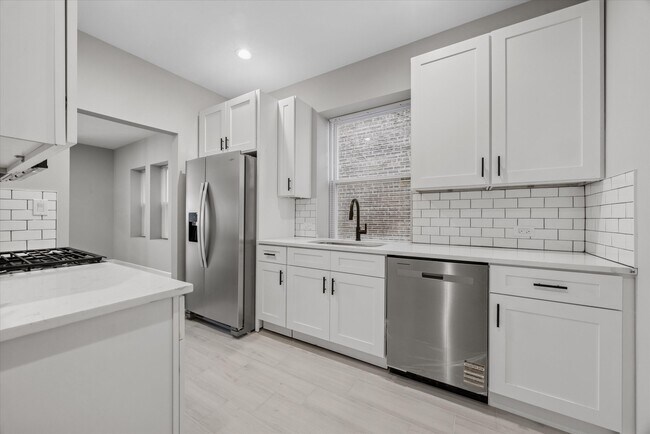 Building Photo - 8018 S Harvard Ave