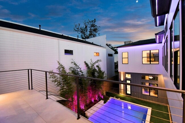 Building Photo - 5414 John Dreaper Dr