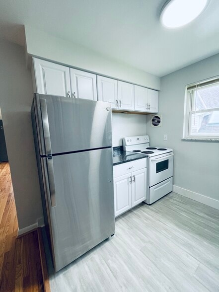 Kitchen - 4036 O Leary Ave