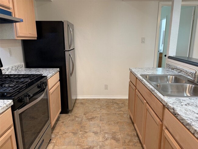 Building Photo - 6800 Trendal Ln