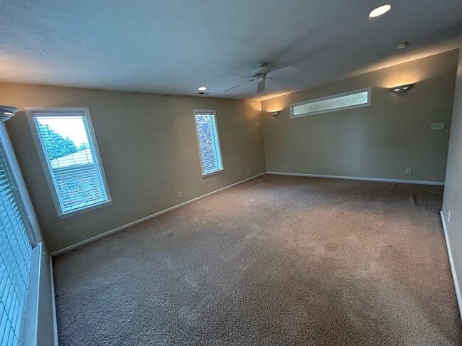 Building Photo - 686 E Union Garden Ct S
