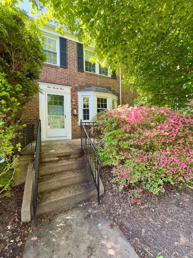 Building Photo - Charming 3 Bedroom/1 Bathroom Townhome in Rodgers Forge Neighborhood, MD!