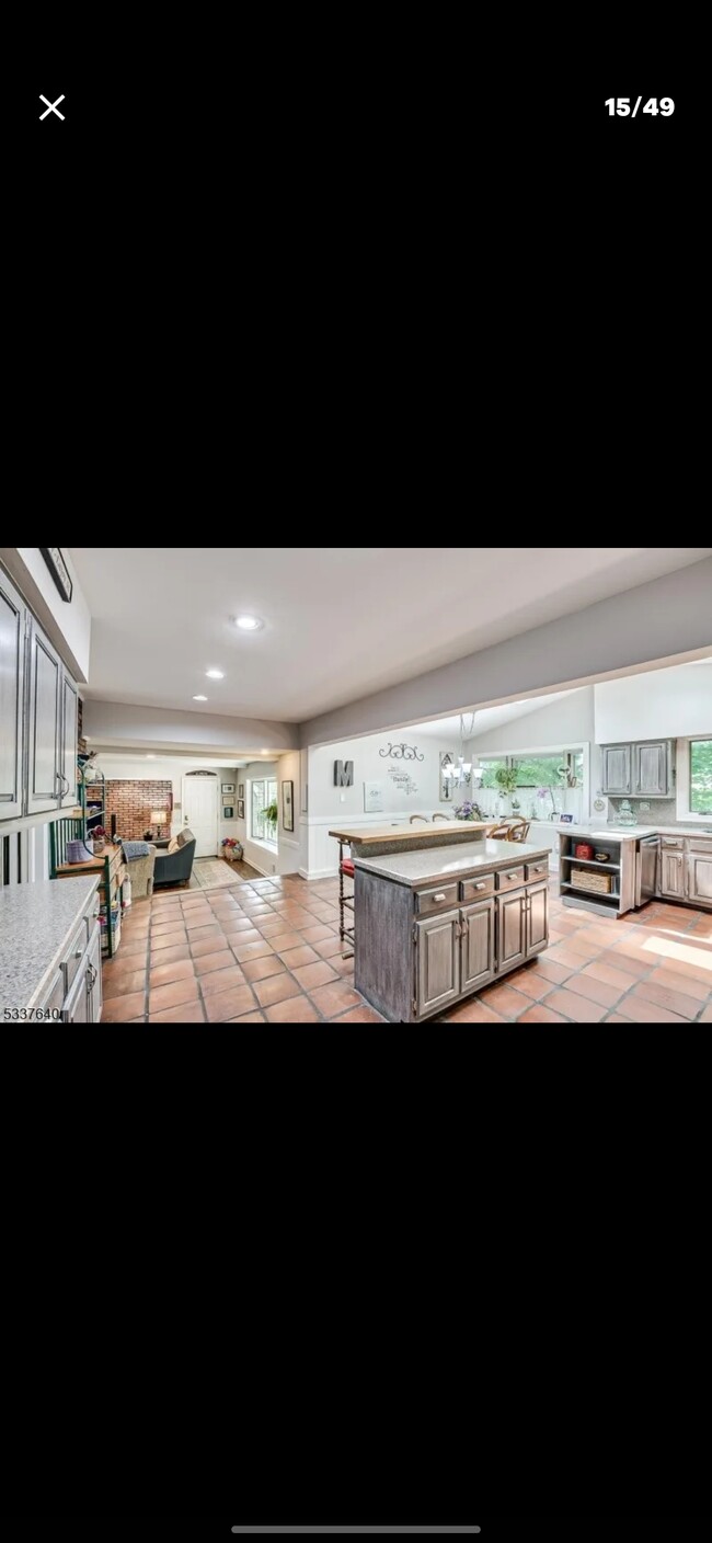 Building Photo - 6 Oak Grove Ln