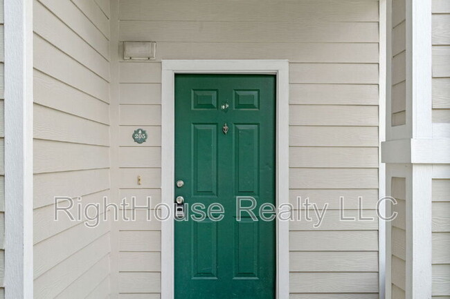 Primary Photo - 130 Southern Pecan Cir