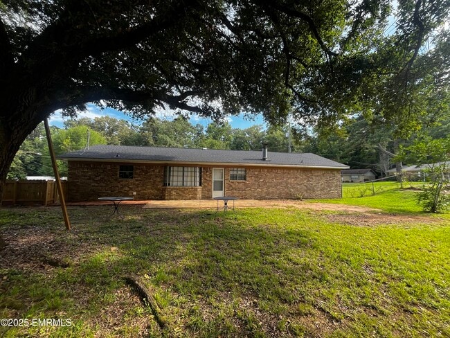 Building Photo - 5808 40th Ct