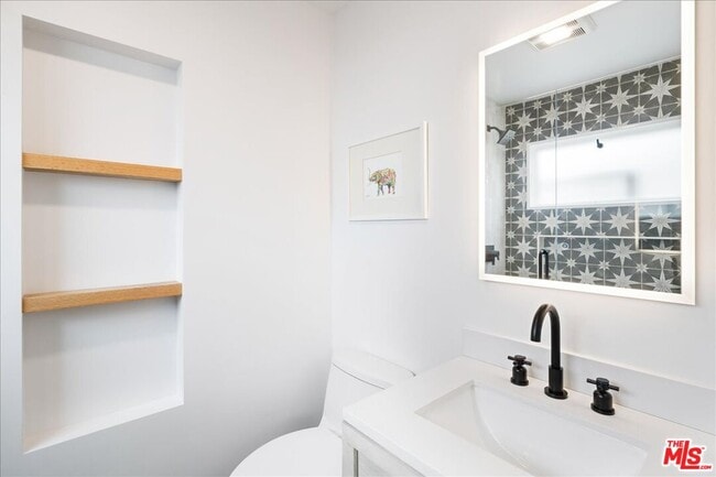 Building Photo - 4027 Moore St