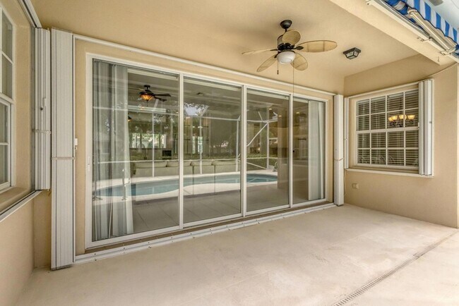 Building Photo - 121 Savona Dr