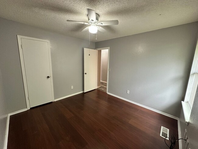 Building Photo - 3bed/2bath Home Available in Norman!