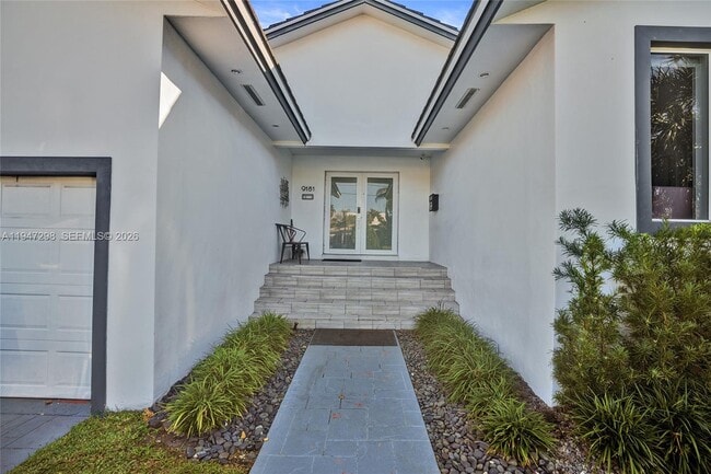 Building Photo - 9181 Byron Ave