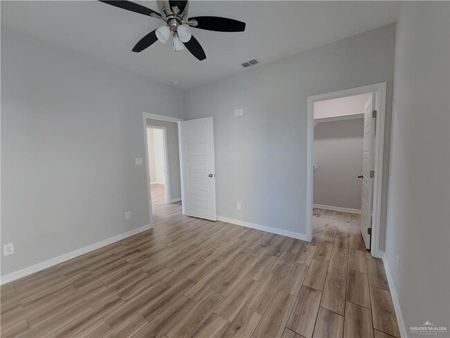 Building Photo - 16 W Los Tesoros Dr