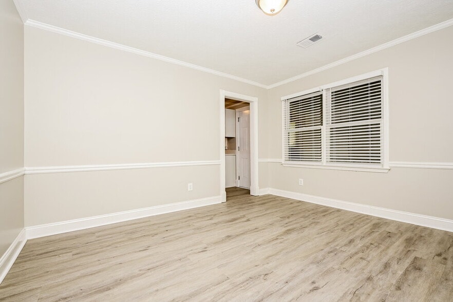 Building Photo - 976 Park Gate Pl