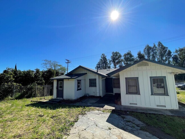 Building Photo - Quiet Fillmore Living