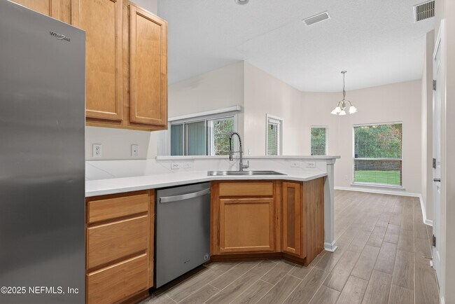 Building Photo - 14344 Summer Breeze Dr