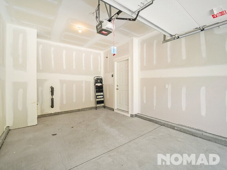 Building Photo - 16429 Leading St