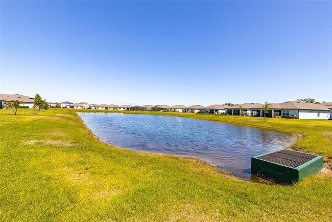 Building Photo - 9256 Royal River Cir