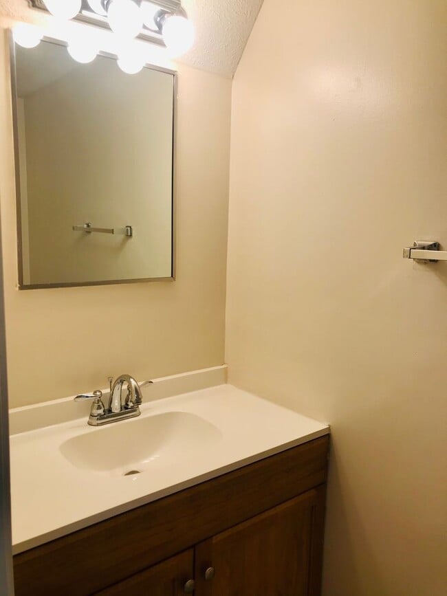 Building Photo - AVAILABLE NOW!! Great 2 Bedroom Townhome! Close CCU, CMC, Shopping, Restaurants & More!