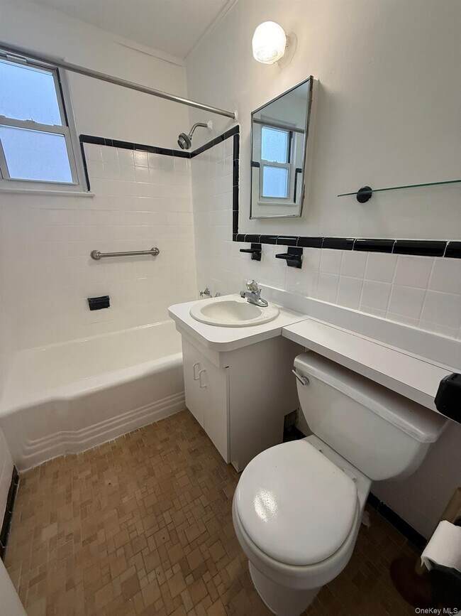 Building Photo - 175 Bryant Ave