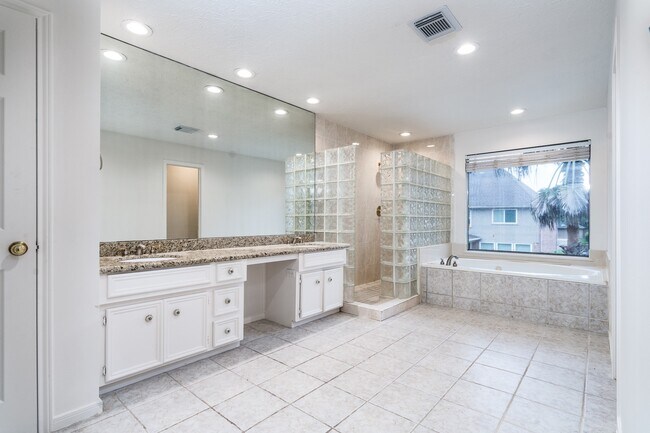 Building Photo - 14207 Vista Mar Cir