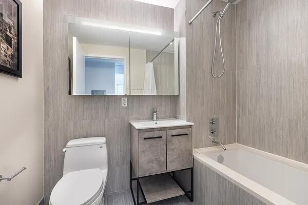 Building Photo - 50 Franklin St