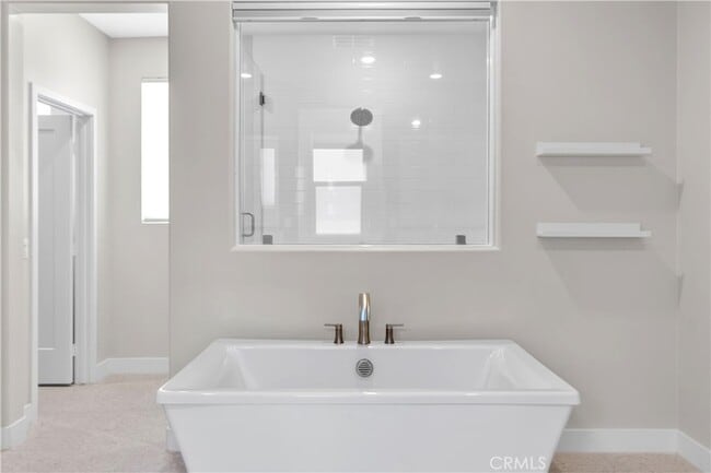Building Photo - 156 Chorus