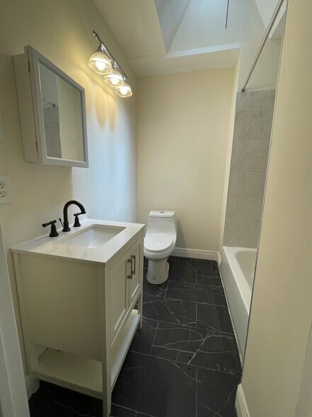 Bathroom - 614 E Brinton St