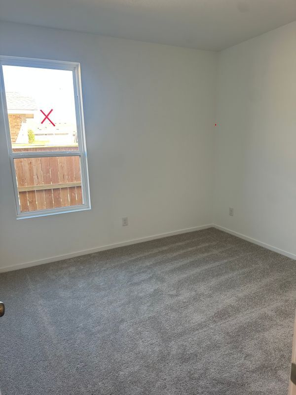 Building Photo - 830 Heaven Dr