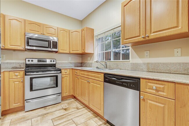 Building Photo - 7627 E Stonecreek Cir