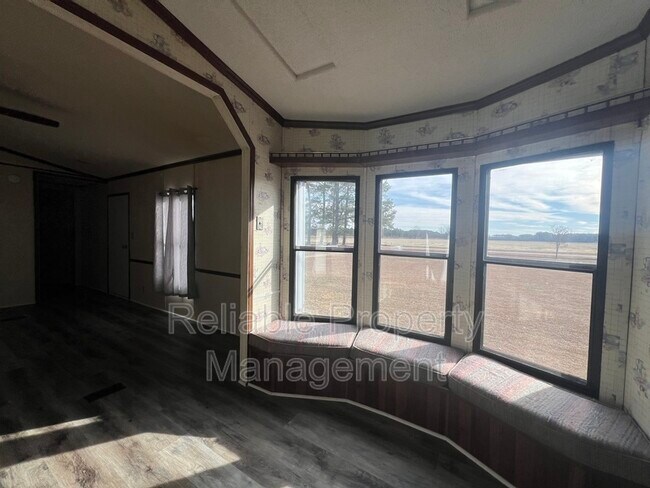 Building Photo - 905 O B J Rd