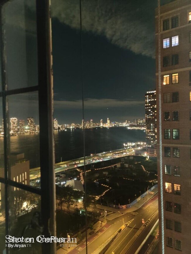 Building Photo - 0 bedroom in New York NY 10017